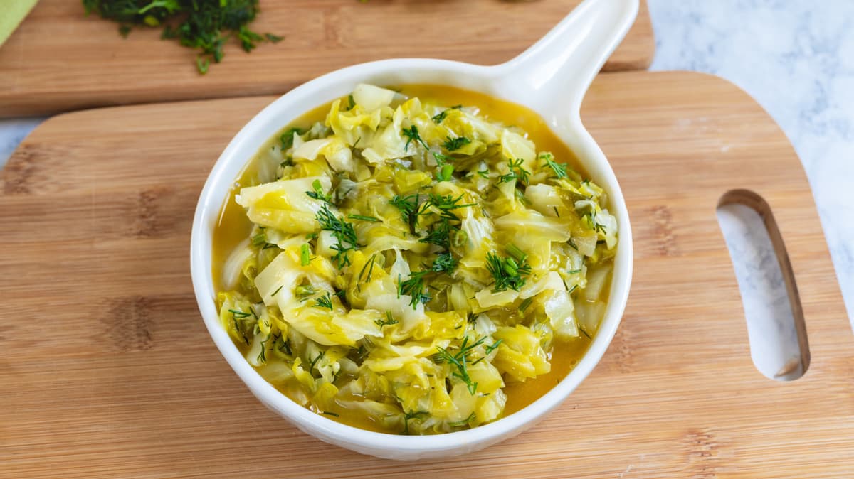 How One Old-School Southern Cooking Method Turns Practically Any Veggie Into A Flavorful Side Dish