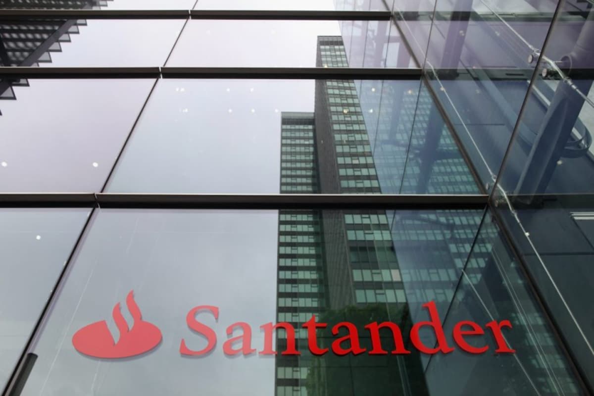Santander Completes Near £3bn Acquisition of TSB