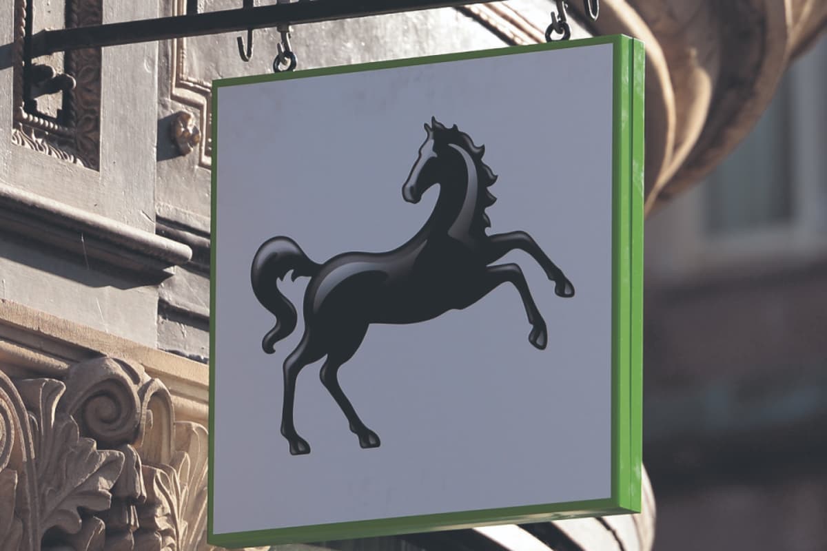 Curve Swings to £9m Loss as Lloyds Takeover Remains Incomplete