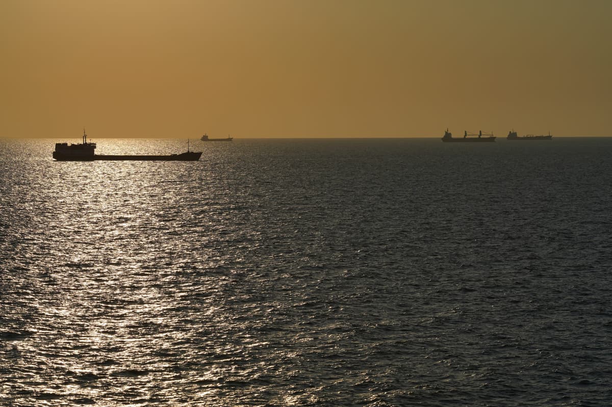 Hormuz Traffic at Standstill After Iran Abruptly Ends Reopening