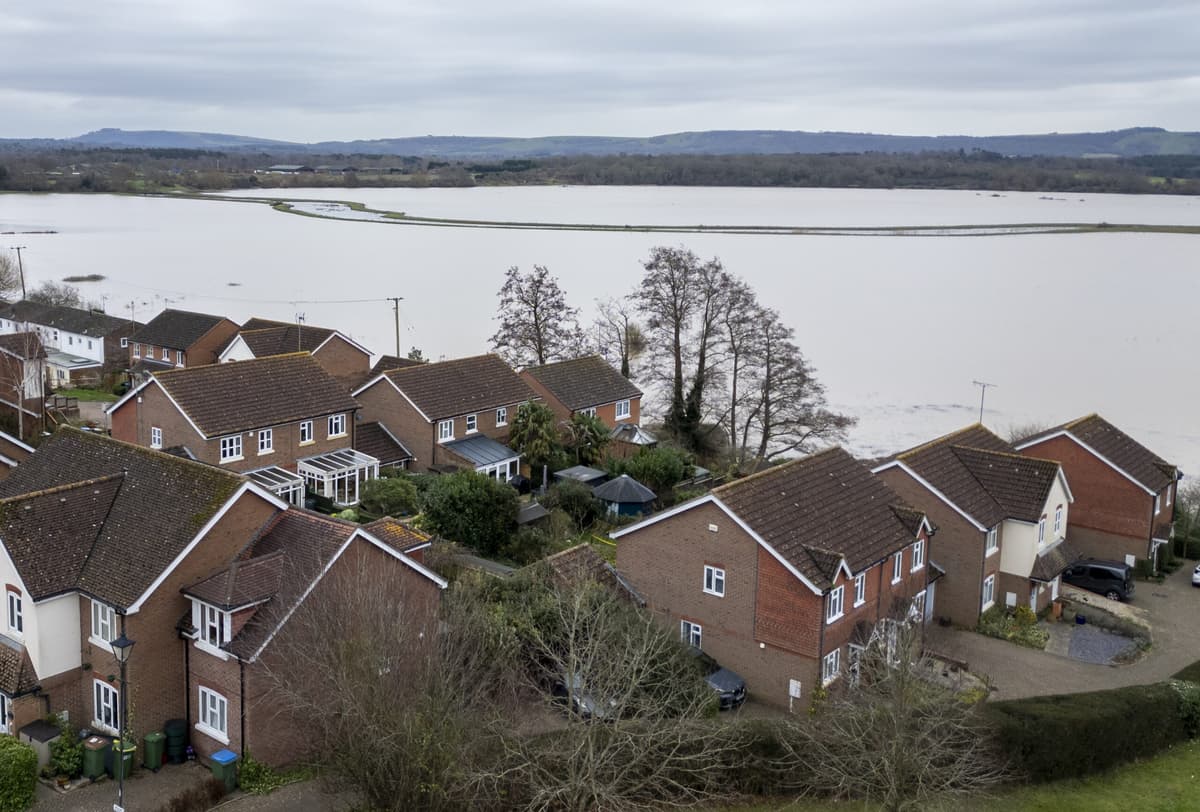 UK Warned of Housing Market Risks as Flood Re’s Future Unclear