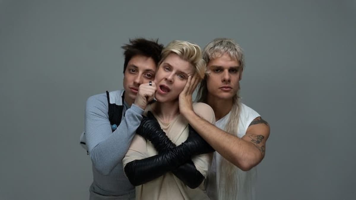 Robyn Links With CA7RIEL & Paco Amoroso To Re-Work ‘Blow My Mind’