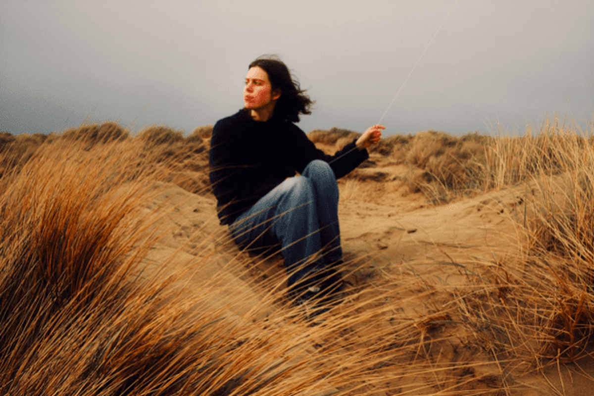 Bonnie Kemplay Shares New Single ‘Dandelions’