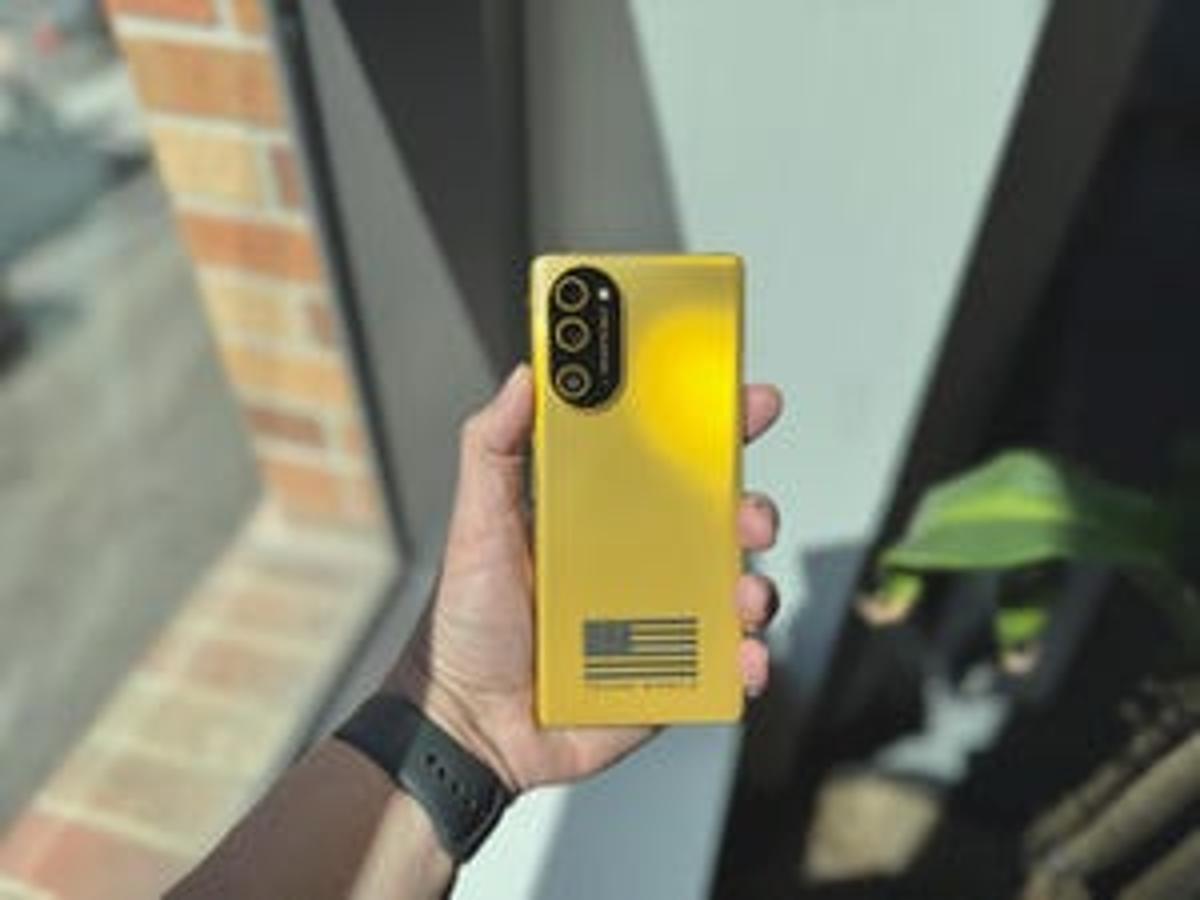 The T1 Trump Phone Is the Same Color as Scrooge McDuck's Gold Coins