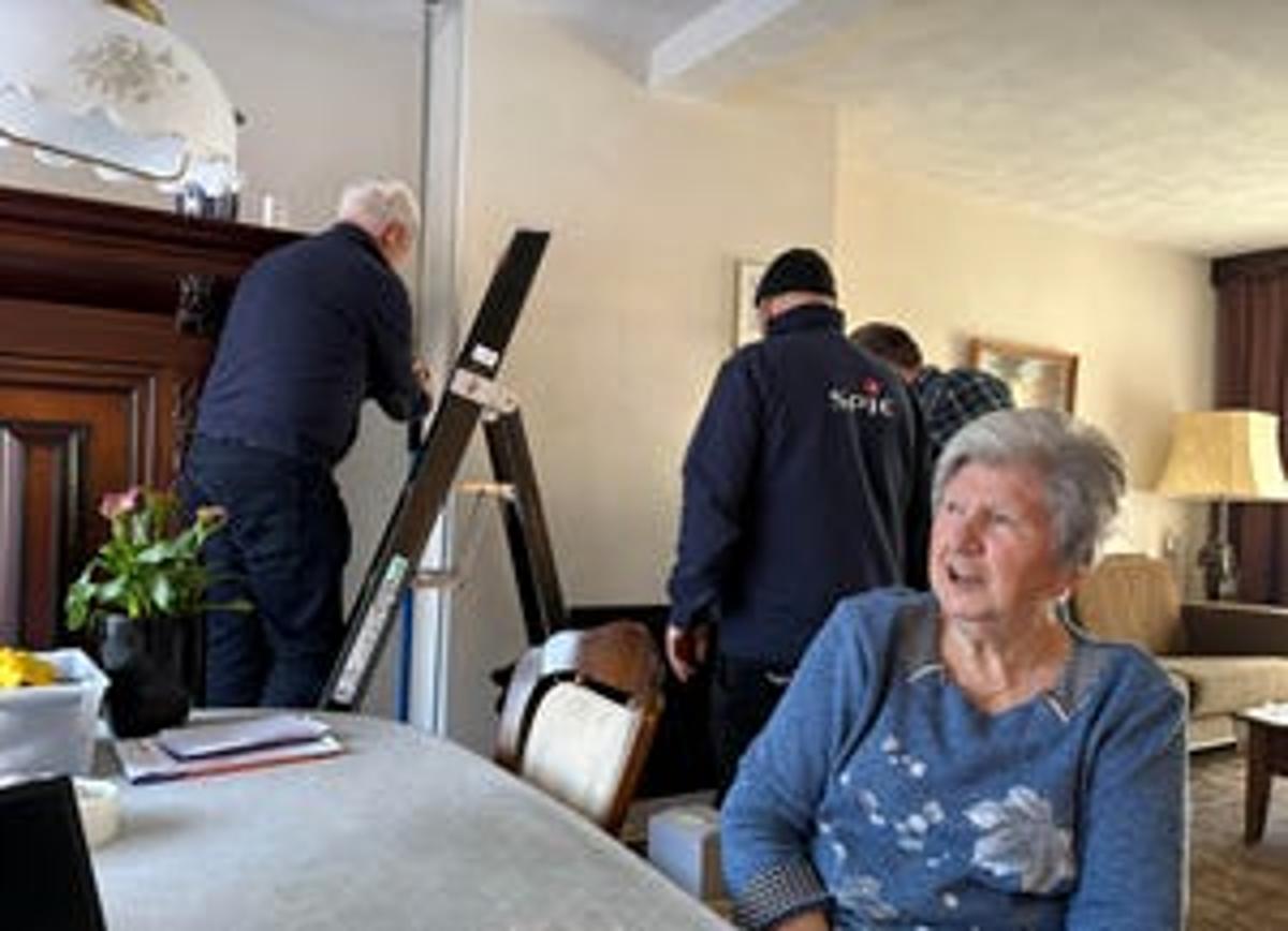 AI Fall Detection Keeps Grandma Safe, if She's OK With Being Watched