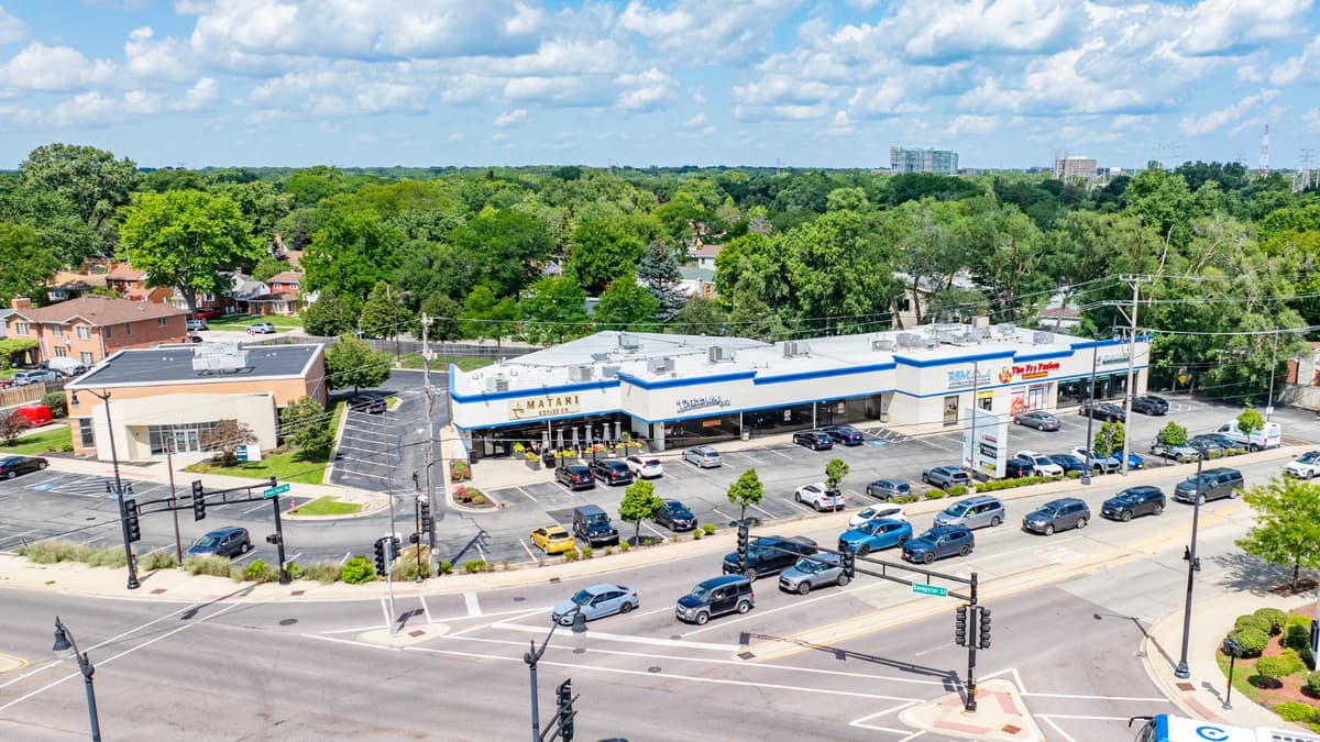 Greenstone Partners Brokers Sale of Skokie Retail Center