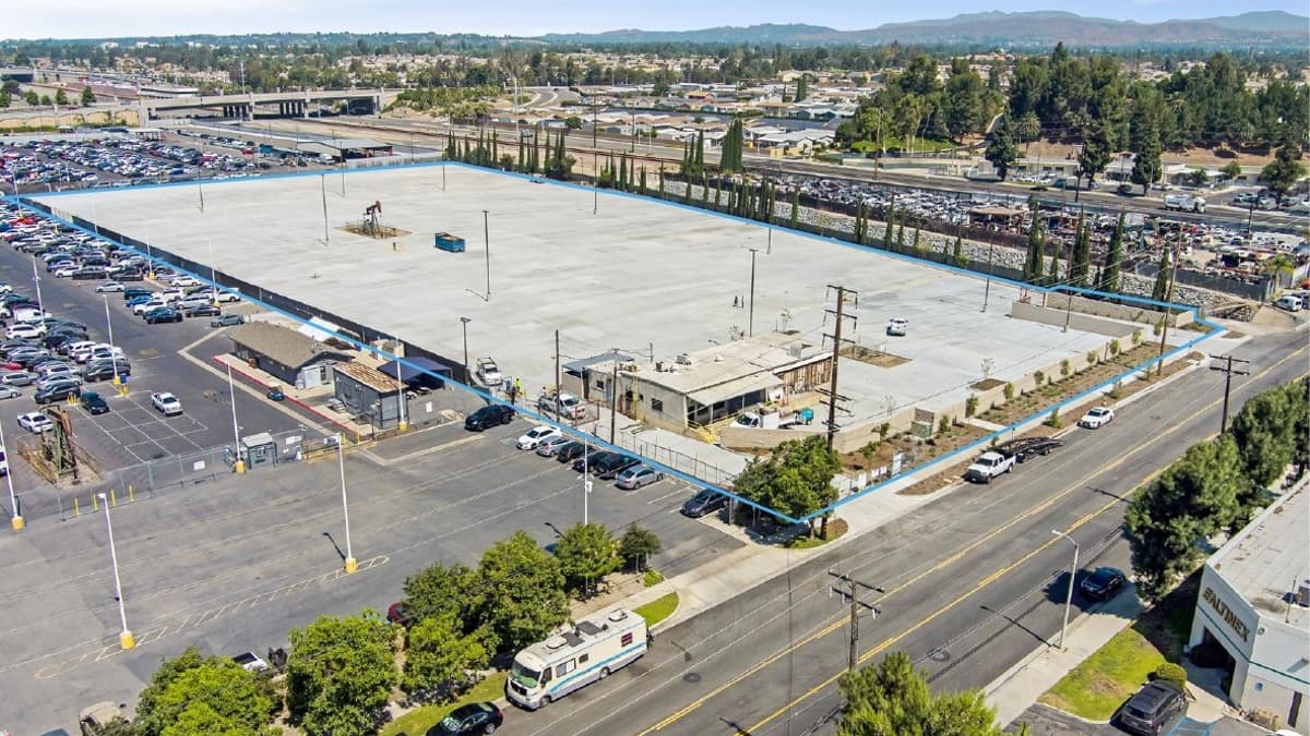 JLL Capital Markets Arranges $26M Bridge Loan for Anaheim Industrial Storage Facility