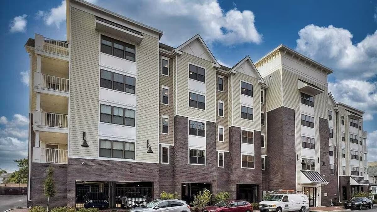 ICON Real Estate Advisors Arranges $19.35‑Million Sale of The Pavilion
