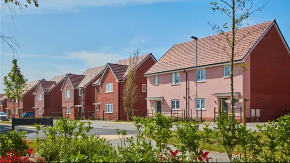 UK’s Crest Nicholson Cuts Forecasts, Warns on Slower Sales Rates