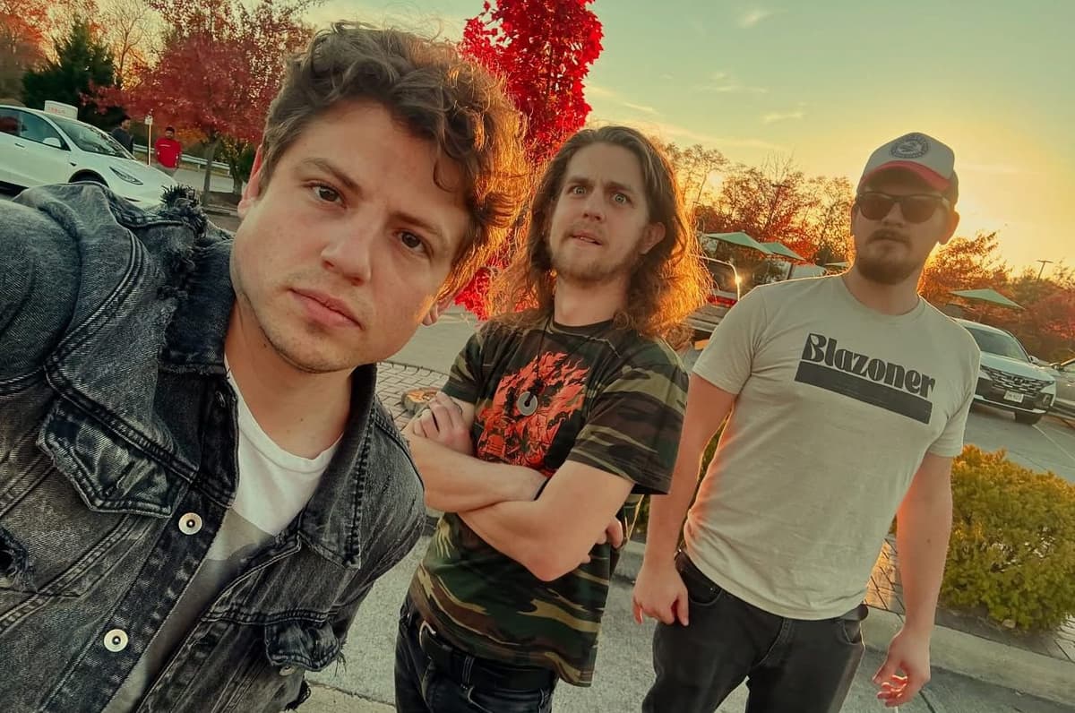 Track Premiere: Üga Büga – “Divine Slaughter (Backyard Barbecue Bonanza)”