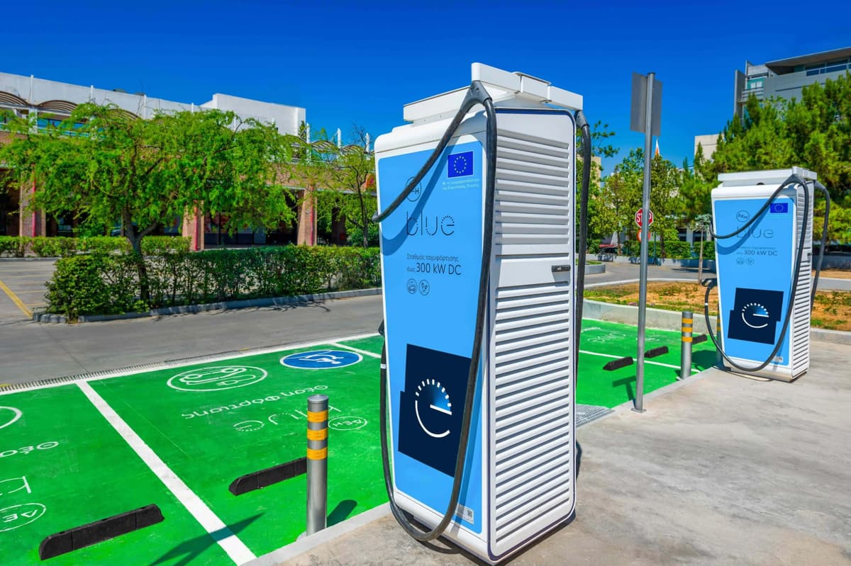 PPC Blue Installs EV Chargers at Romanian DIY Stores