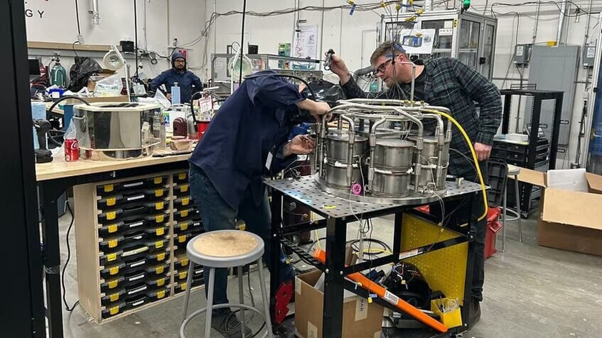 ‘Reversible Solid Oxide Fuel Cells’: Noon Energy’s Approach to 100+ Hour Energy Storage