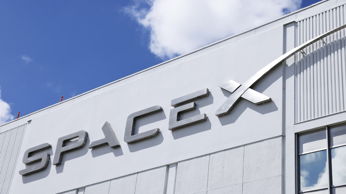 SpaceX Is Reportedly Getting Ready to Go Public as Early as June