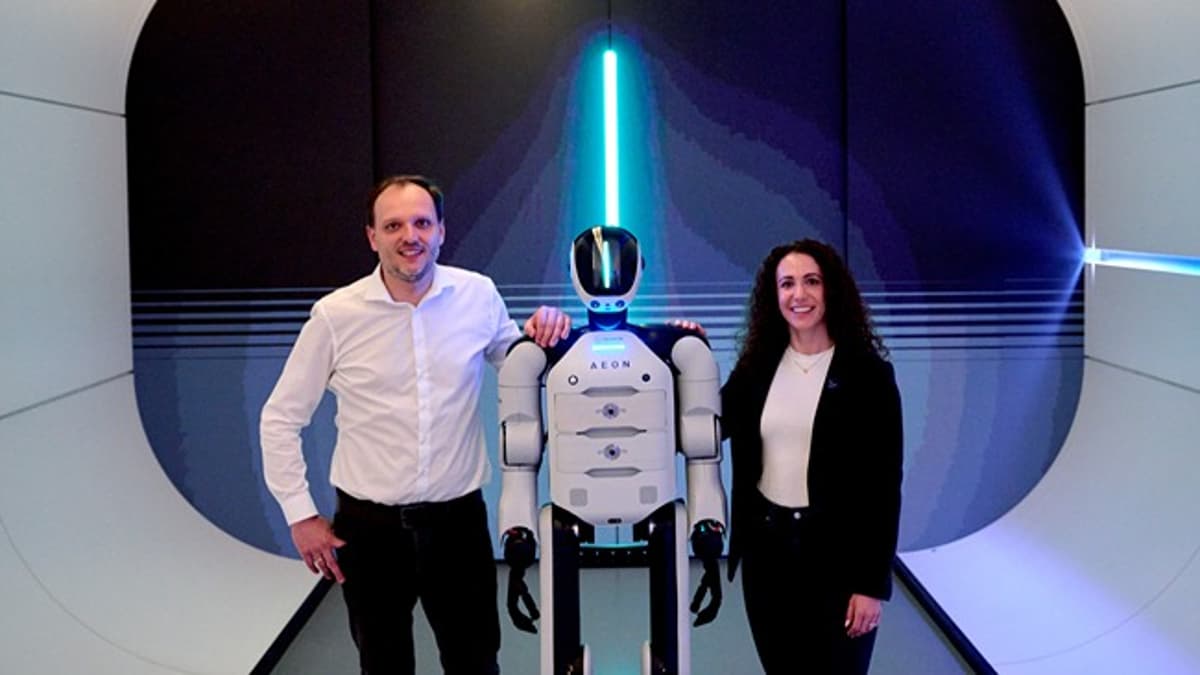 Hexagon and Fill Pilot Humanoid for Factory Automation