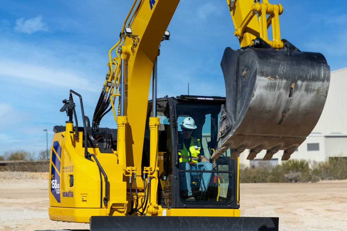Komatsu to Add Two Compact Excavators to Its Dash 12 Series