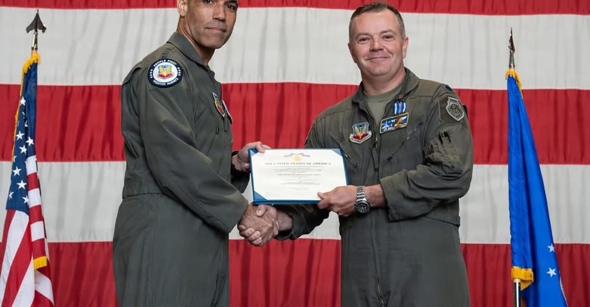 Six U.S. F-16 Pilots Honored with Distinguished Flying Cross for Heroic Role in Operation Midnight Hammer