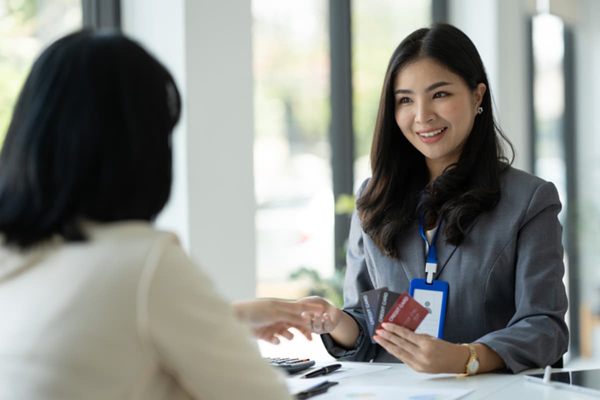 Client-Centric Gross Margin in Banking: Why CLTV Beats Product-Centric Profitability