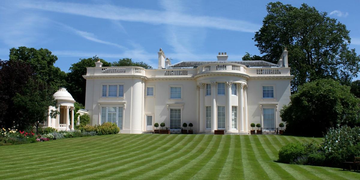 London Mansion Nears £190mn Sale as Record UK Property Prices Deepen Divide in Luxury Market