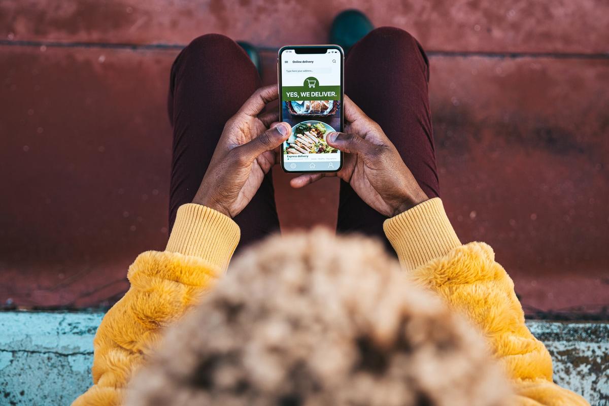 From Clicks to Cart: Online Grocery Drives the Next Wave of Growth