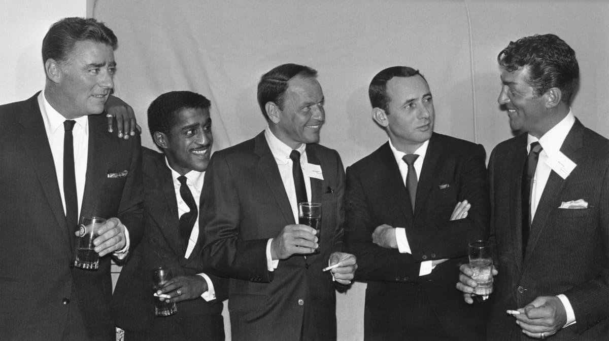 The Rat Pack Was Enamored With This Old-School Cocktail