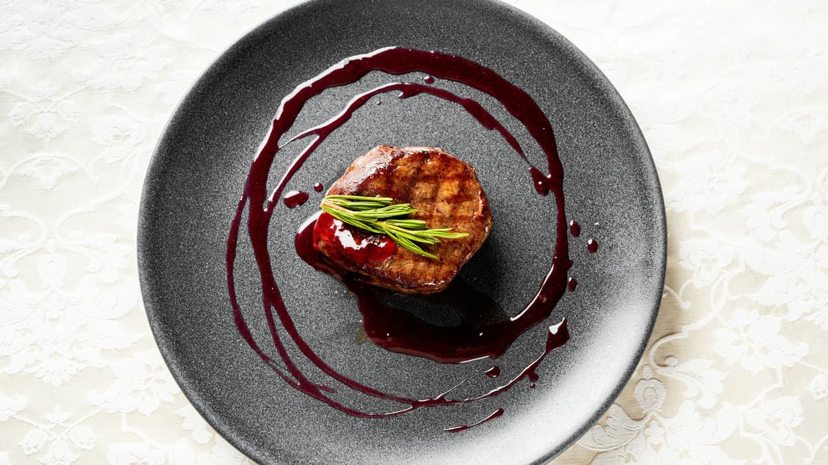 This Steakhouse Chain Makes Mouthwatering Filet Mignon, According To Customers