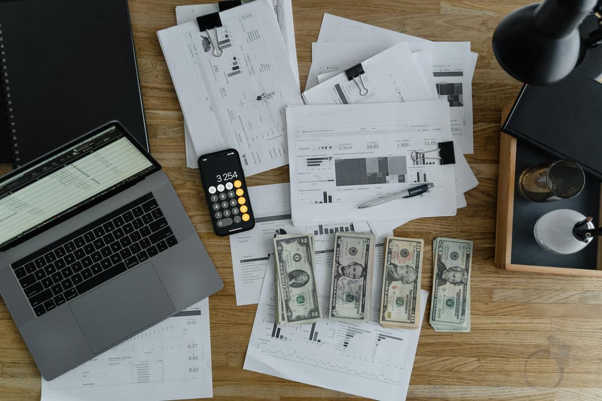 Learning to Manage Personal Finance With Smart Digital Tools