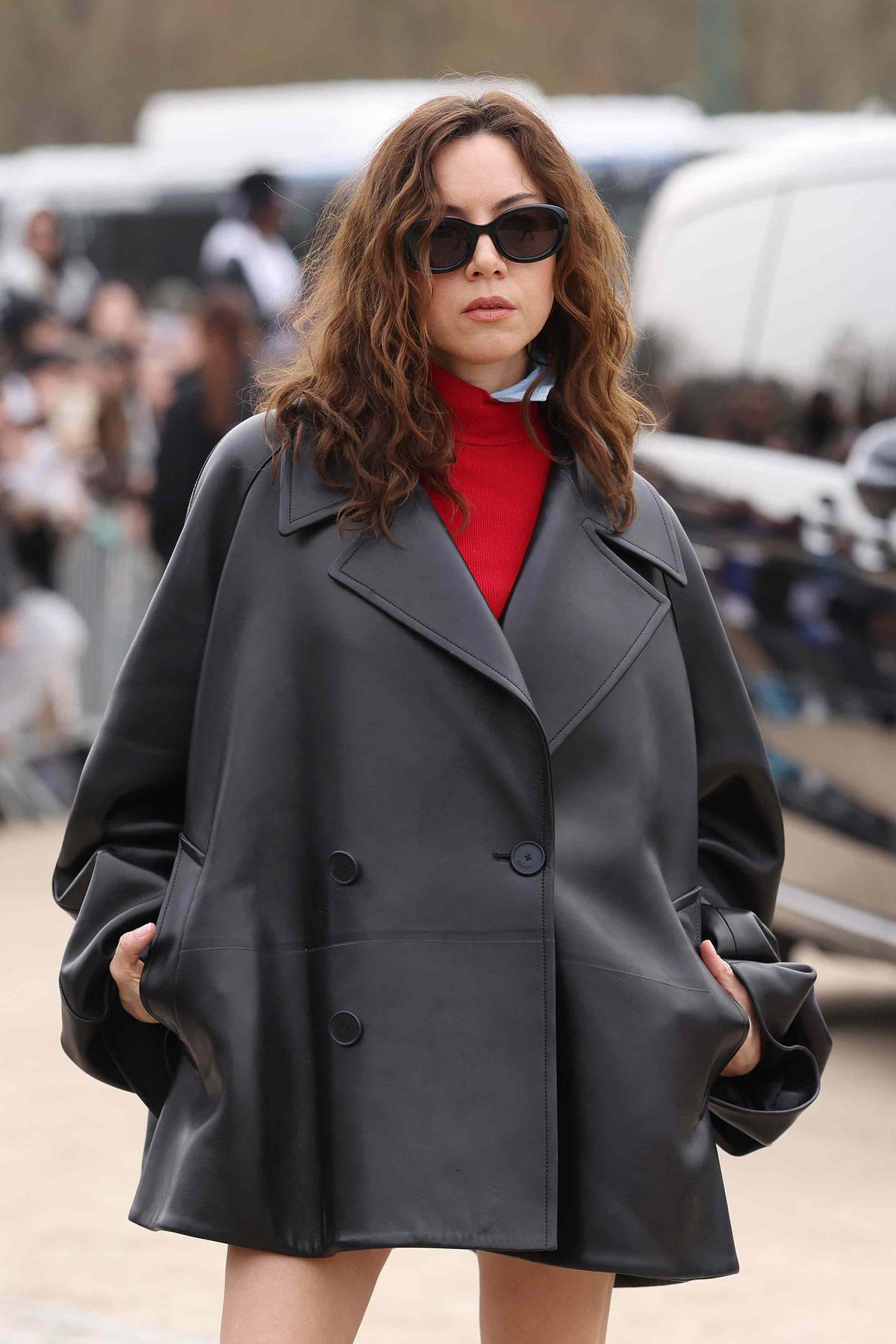Aubrey Plaza Goes Pantsless in an Edgy Leather Jacket at Paris Fashion Week