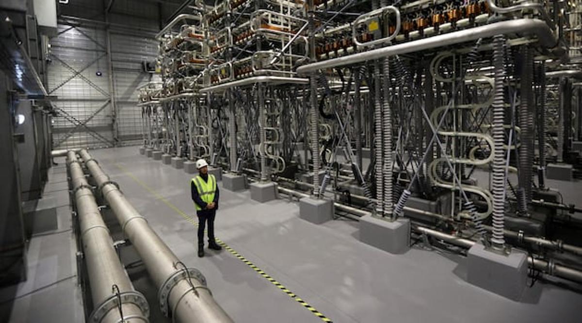 Sadhbh O'Neill: The Simple Text Message that Helped France Reduce Its Electricity Usage by 10%