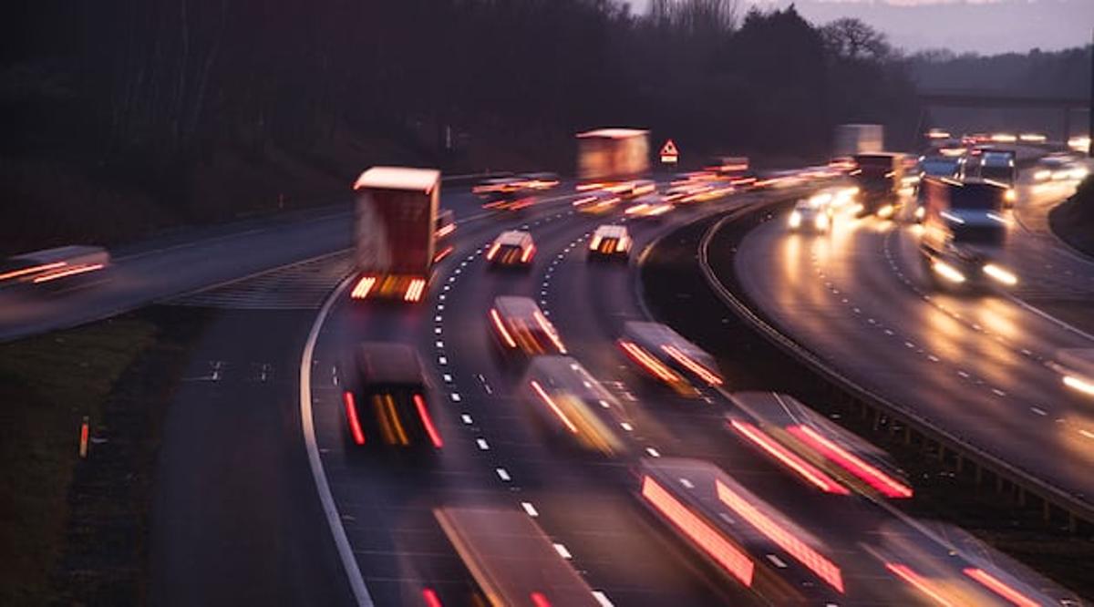 TD Calls for Car-Pooling Parking Bays at Motorway Junctions to Help Commuters Cut Costs