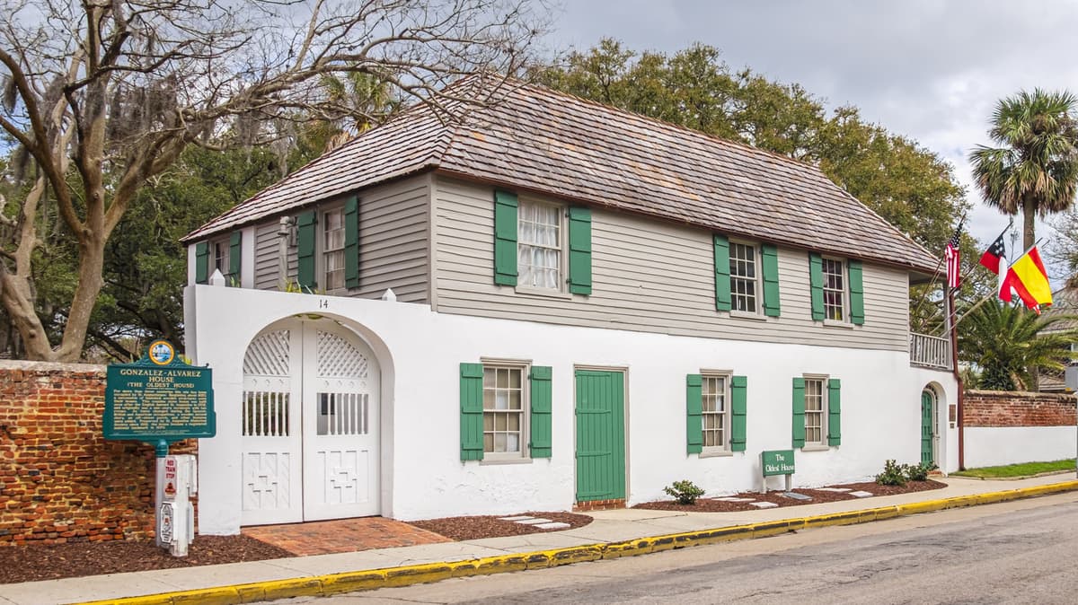 Between Jacksonville And West Palm Beach Is Florida's Oldest House That Now Stands As A Museum
