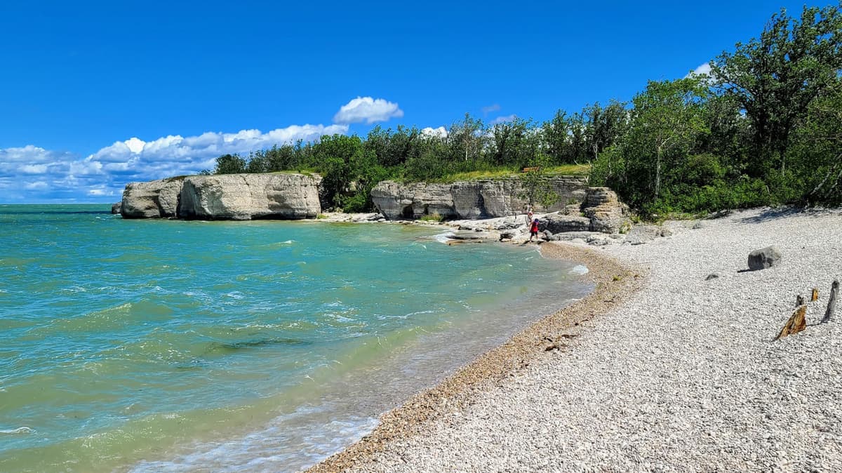 Canada's Breathtaking Lake Manitoba Beach That Could Pass For The Mediterranean