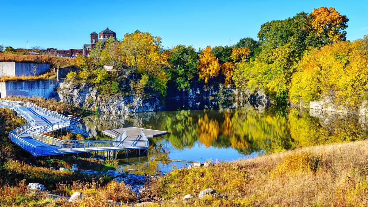 Chicago's Once-Thriving Quarry Turned Landfill Is Now A Vibrant Haven For Trails, Fishing, And Birdwatching