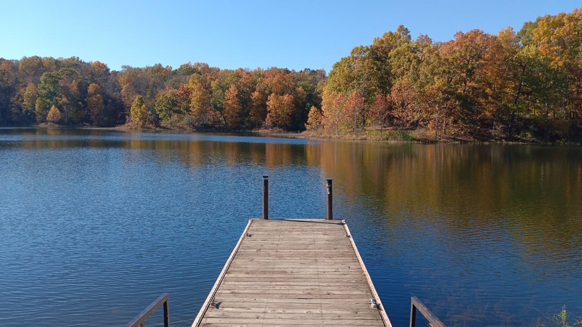 Illinois' Deepest Inland Lake Is A Midwest Gem For Scenic Trails And Kayaking