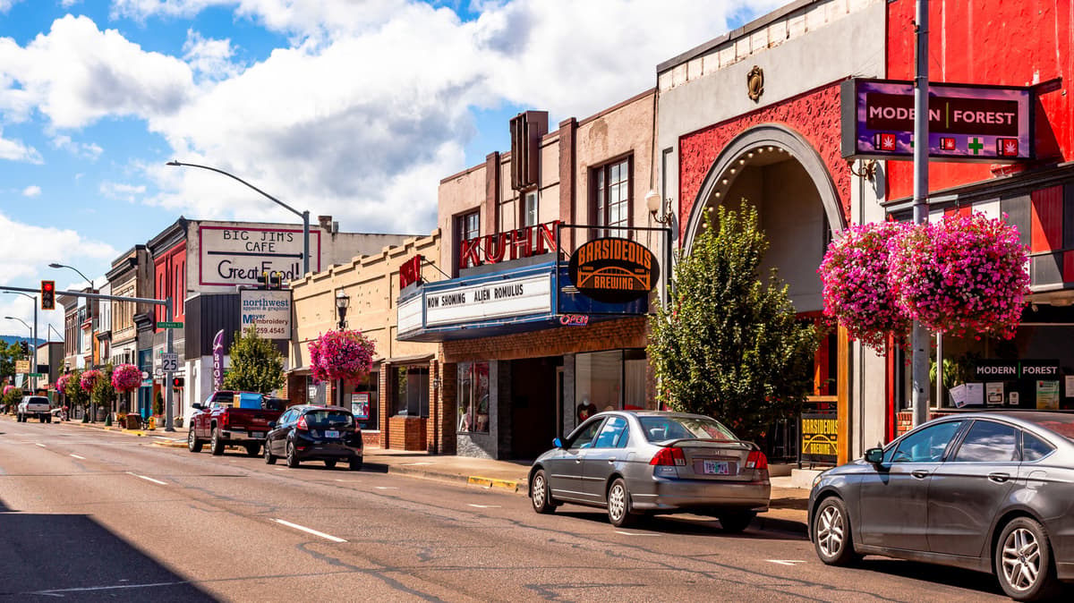 Between Salem And Eugene Is Oregon's Small City On A River With A Charming Downtown And Outdoor Fun