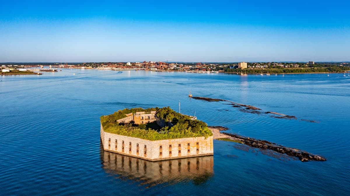 Maine's Abandoned Military Fort Is Now An Open Air Historic Park Urban Explorers Can Only Access By Boat