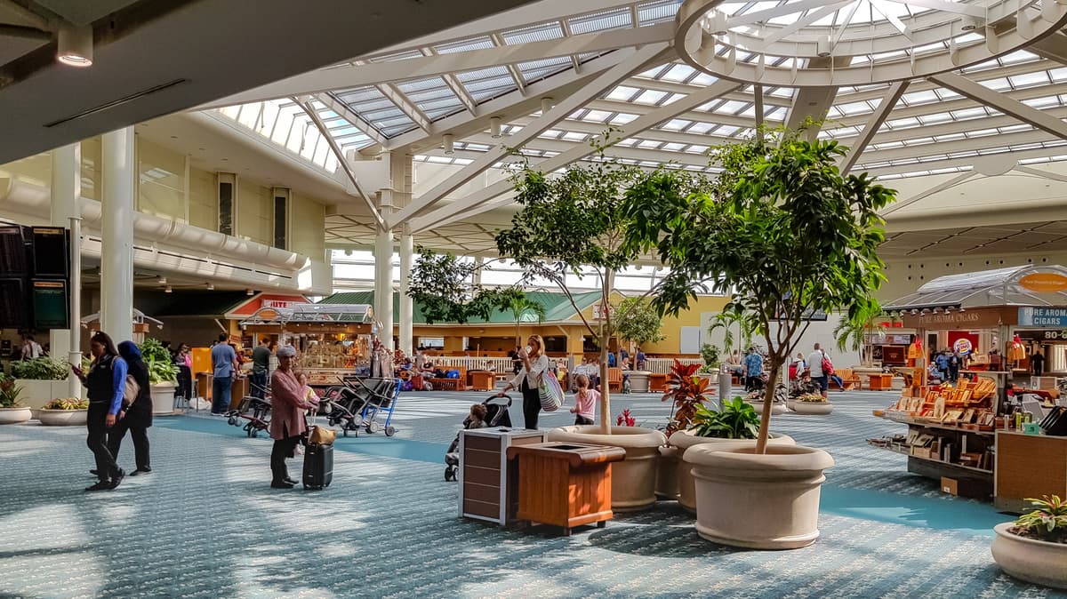 Major US Airport Officially Closes Popular Travel Store