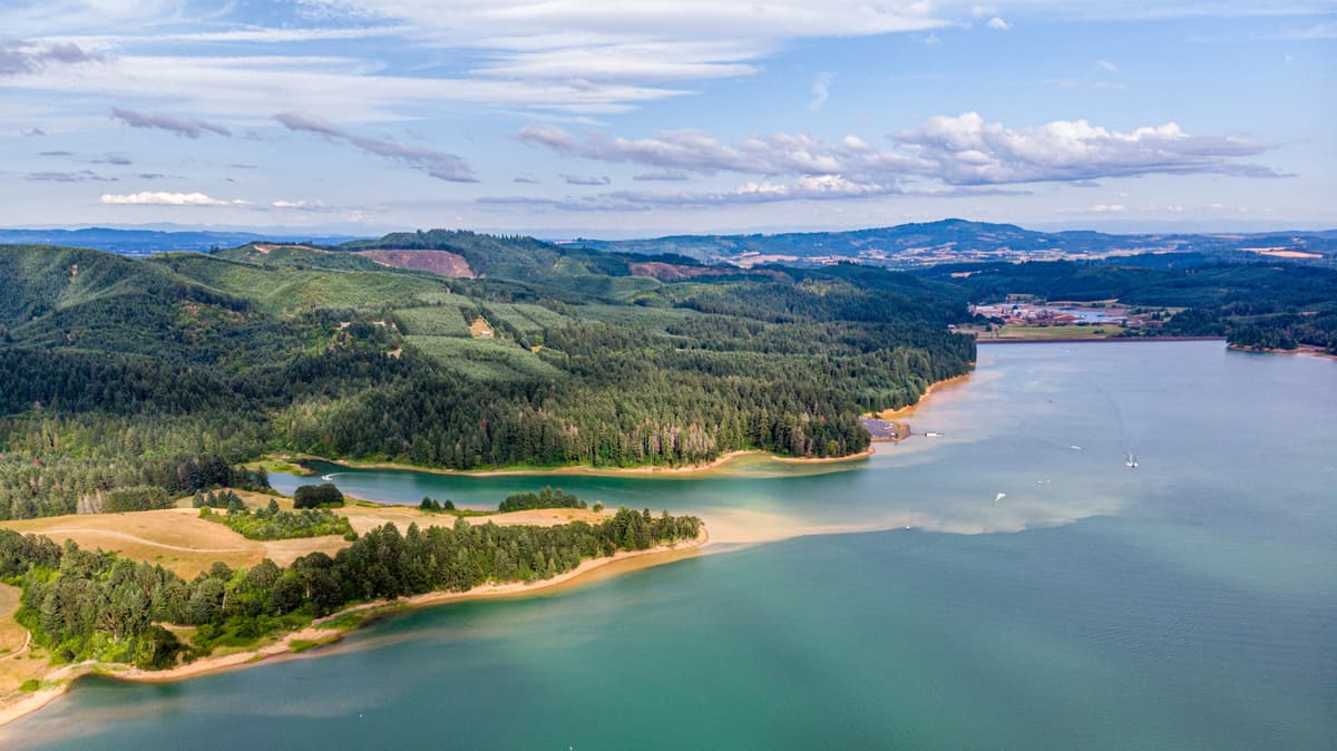 Oregon's Scenic Lake Less Than An Hour Outside Portland Offers Excellent Fishing Spots And Hiking Trails