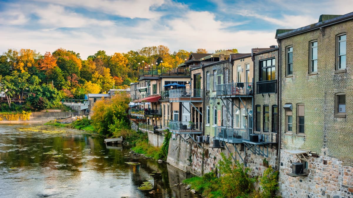 Canada's 'Prettiest Little Town' Is A Gorgeous Riverside Getaway With European Vibes For A Quick Toronto Day Trip