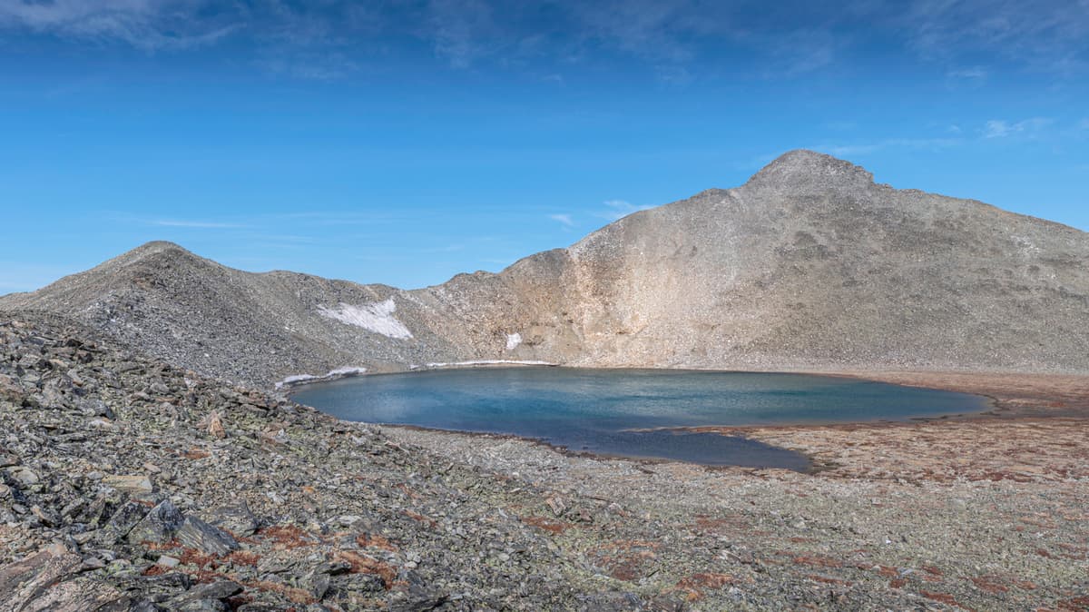 The Highest Named Lake In The US Is A Colorado Beauty With Gorgeous Mountains Surrounding It