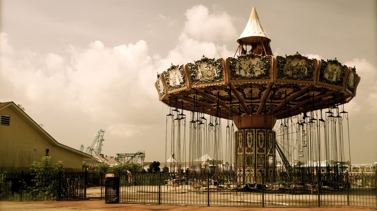 What Really Happens To The Rides After An Amusement Park Closes Forever?