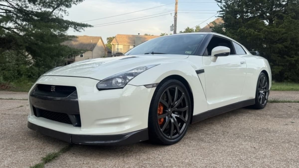Surely All 14 Previous Owners Took Special Care Of This $49,500 Nissan GT-R