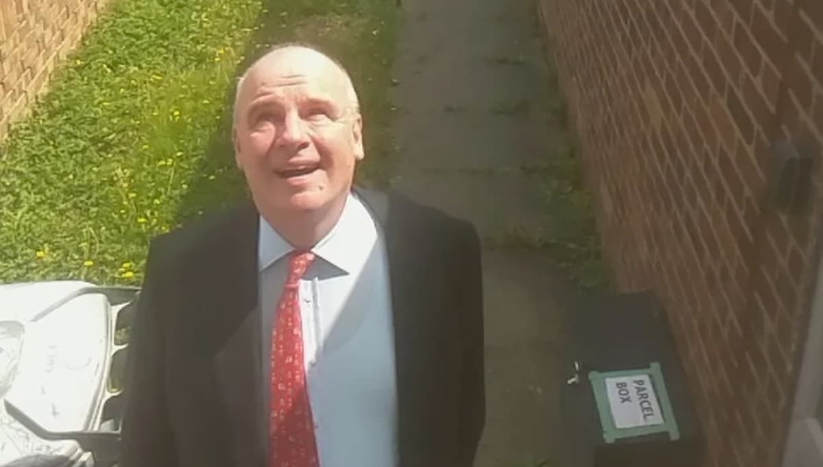 Solicitor Convicted of Stalking Legal Blogger Receives Community Order