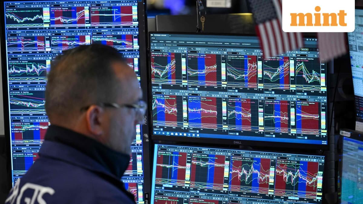 US Stock Market Today: Nasdaq, S&P 500 Futures Drop up to 1% Amid Tech Sell-Off; Brent Retreats