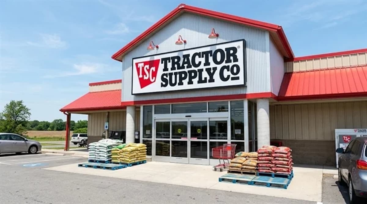 Tractor Supply’s 10% Culling: A Bruise, Not a Break