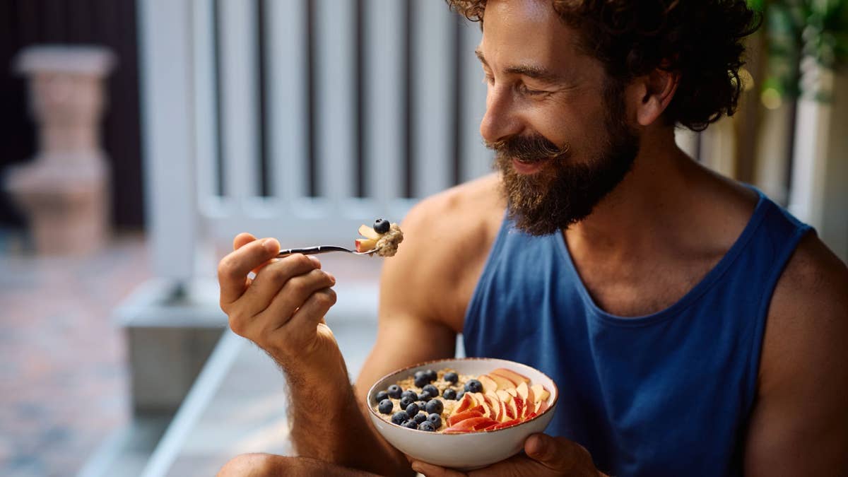 Hollywood’s Favorite Personal Trainer Says This Type of Dieting Might Actually Be Sabotaging Your Gains
