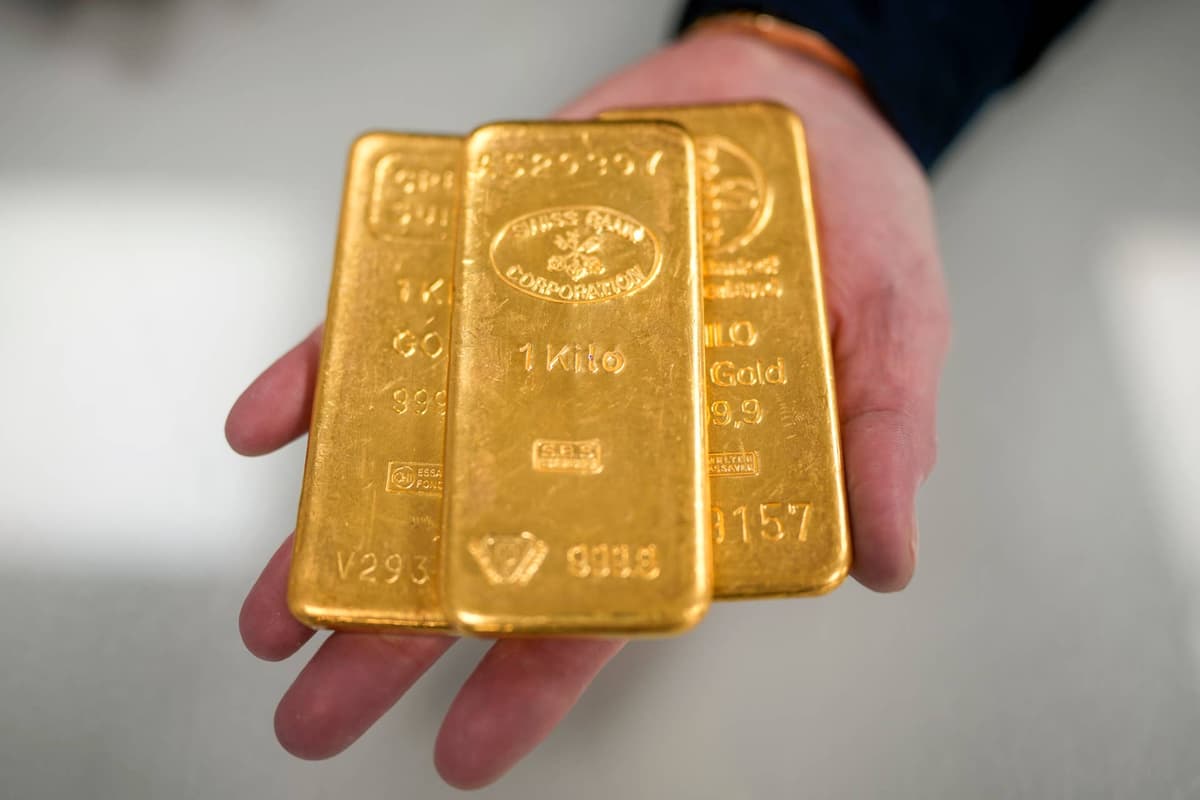 What Drives the Price of Gold Up and Down?