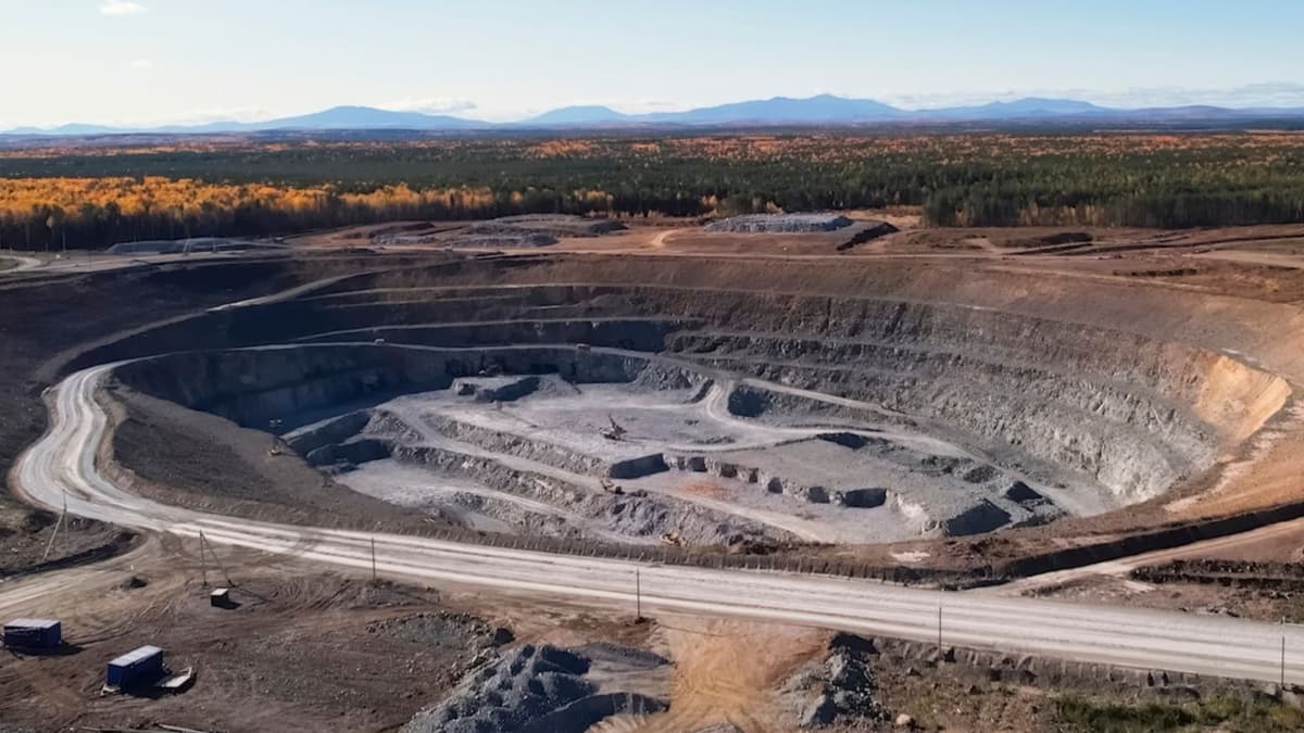 Labrador Gold Signs Option Agreement to Acquire Pacific Ridge's Mariposa and Eureka Dome Gold Projects in Yukon