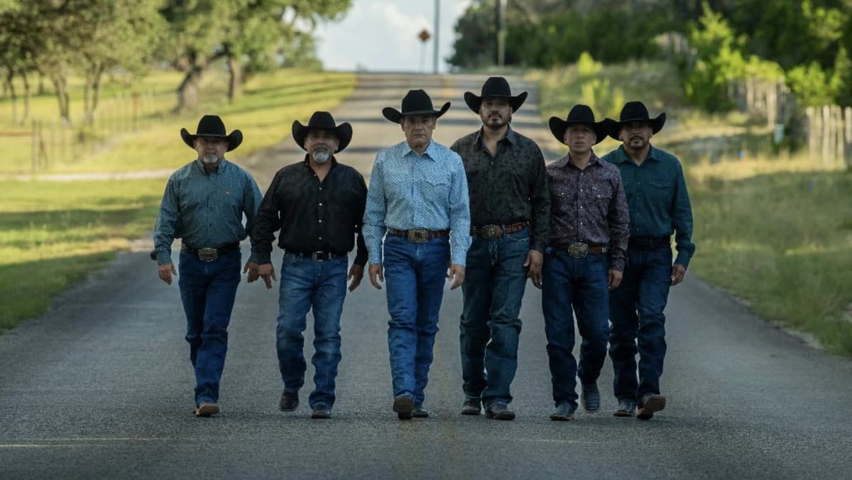 Primary Wave Partners with Grammy‑winning Norteño‑Tejano Group Intocable, Acquiring Catalog and NIL Rights