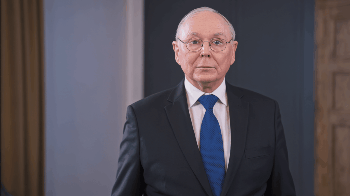 4 Ways to Become Wealthy That No One Taught You In School, According to Charlie Munger