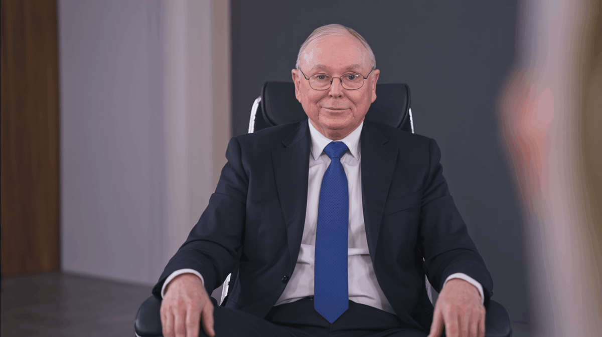 10 Bad Habits of Unsuccessful Men Who Never Move Forward in Life, According to Charlie Munger